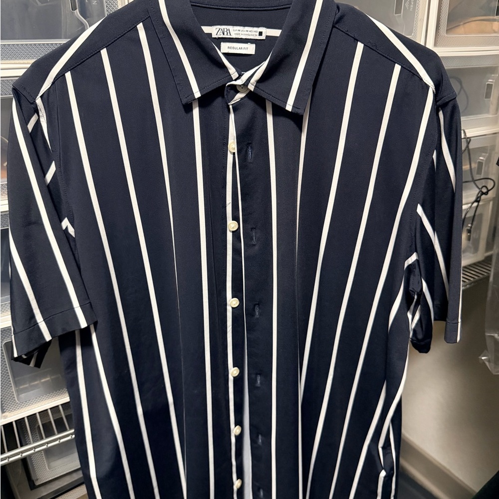 Zara Men's Dark Blue and White Striped Shirt